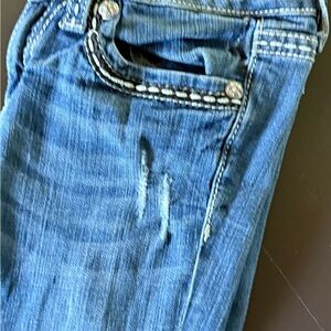 Miss Me size 29 Women’s Blue Jeans with Embellished Pockets from The Buckle!